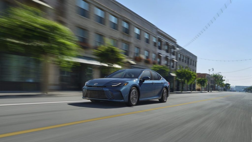 TOYOTA Camry Hybrid (2023-)