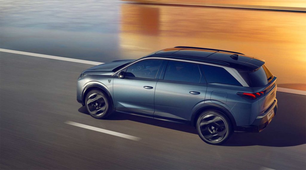 Peugeot lance les nouveaux SUV 5008 et E-5008