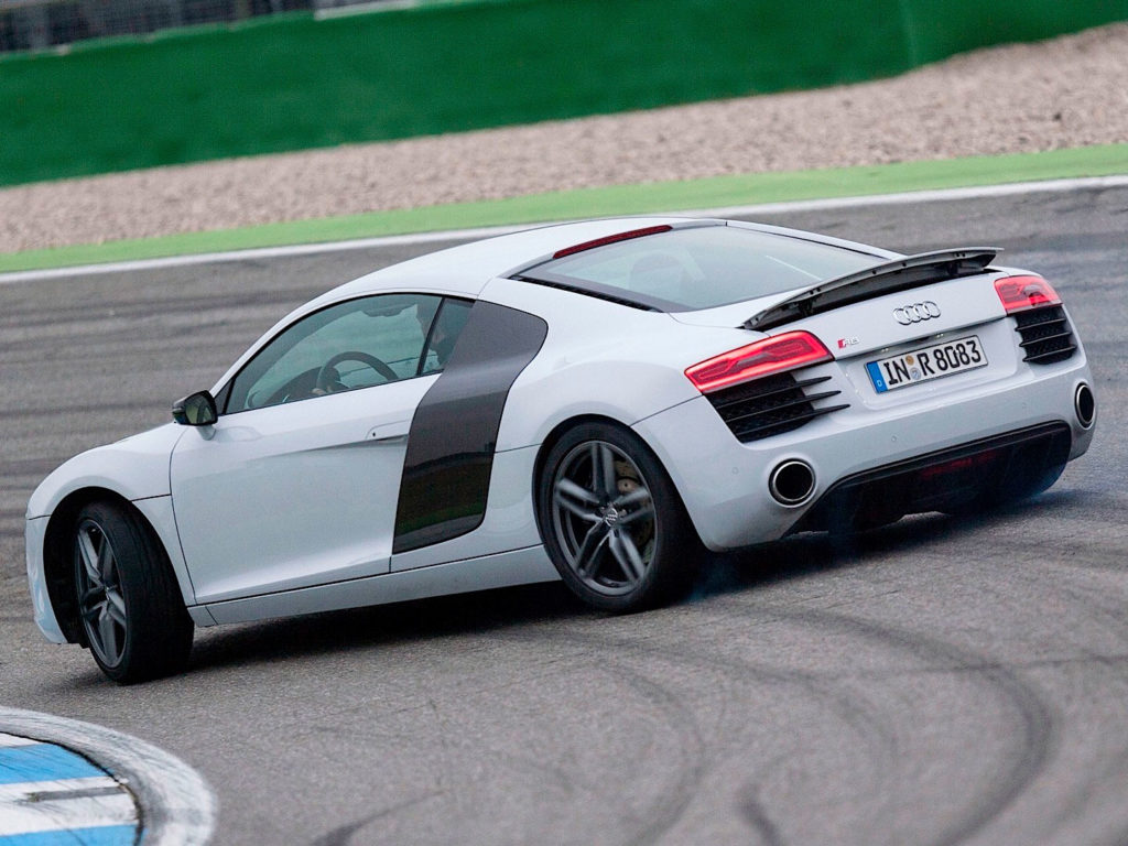 Audi R8 V8 d'occasion - meilleure que le V10